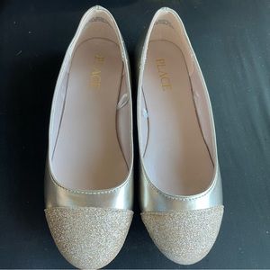 NEW The Children’s Place Gold and Glitter Slip on Ballet Type Shoes Size 13